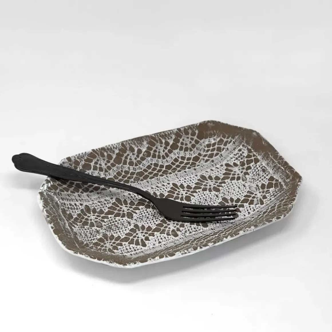 Dentelle Rectangular Plate