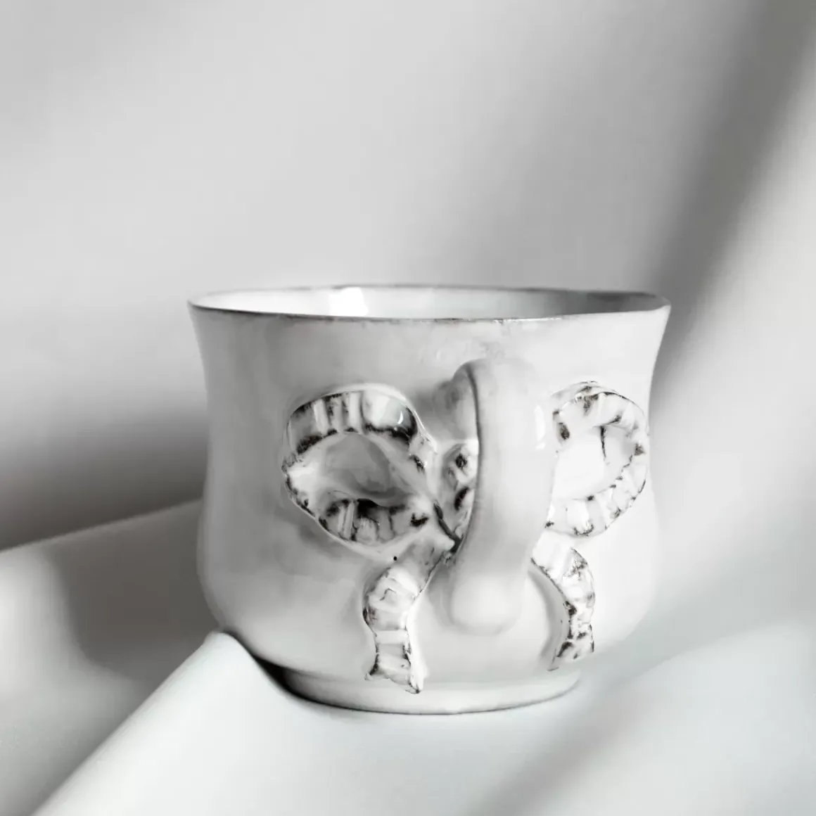 Marie-Antoinette Ribbon Cup